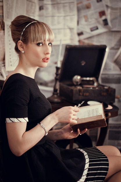 Professional singing lessons instructor teaching vocal techniques and music fundamentals to students